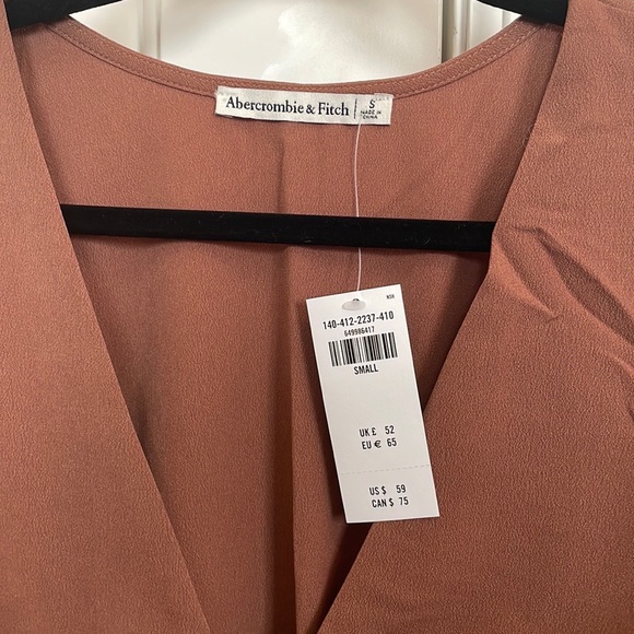 Long-Sleeve Deep-V Top - Picture 7 of 10